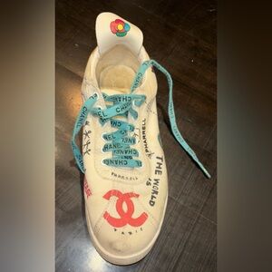 CHANEL shoe (only 1)